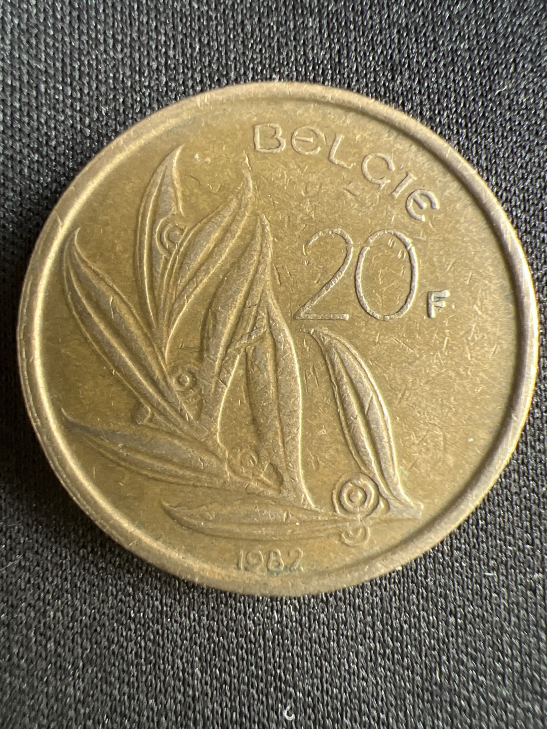 泡泡堂微拍第一 二 二幕硬币捡漏可累计专场👿👿，累计满二十元包邮，接受代拍业务 比利时20法郎