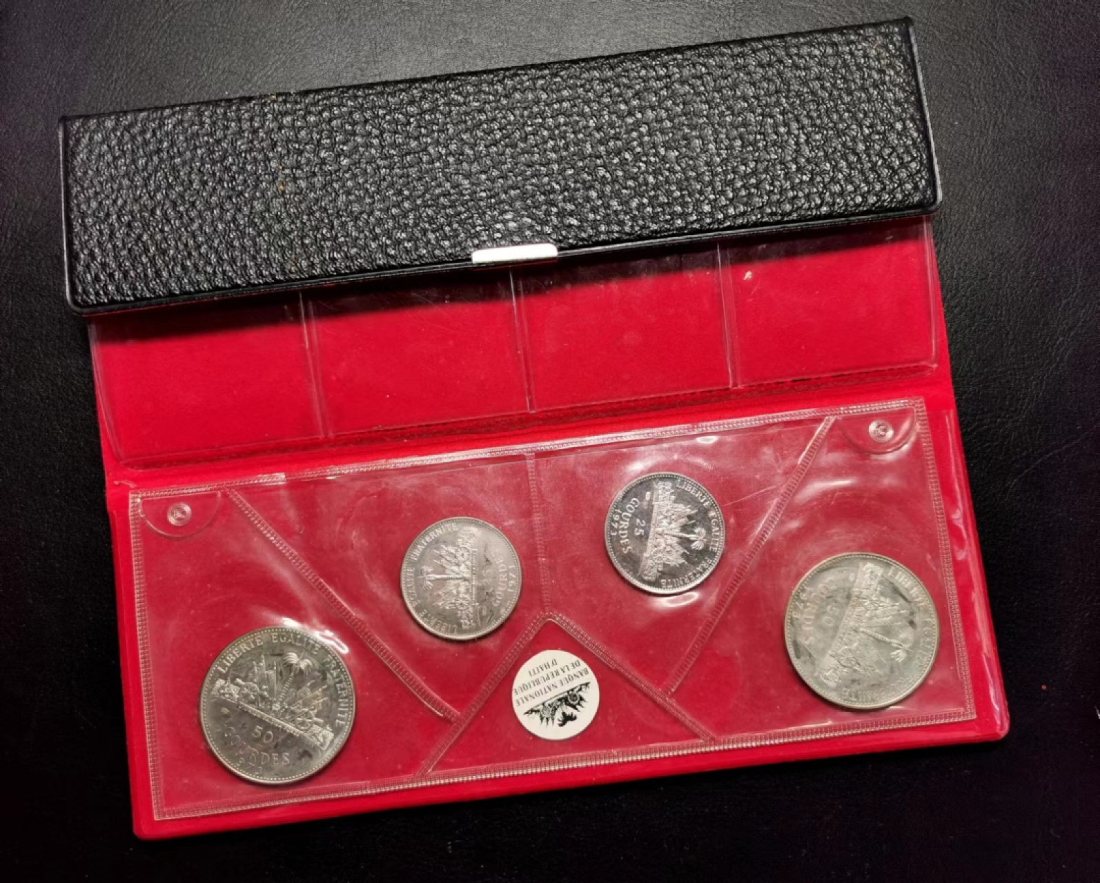 凡希社世界钱币微拍第二百三十五期 1973海地大钱包PS品佳！