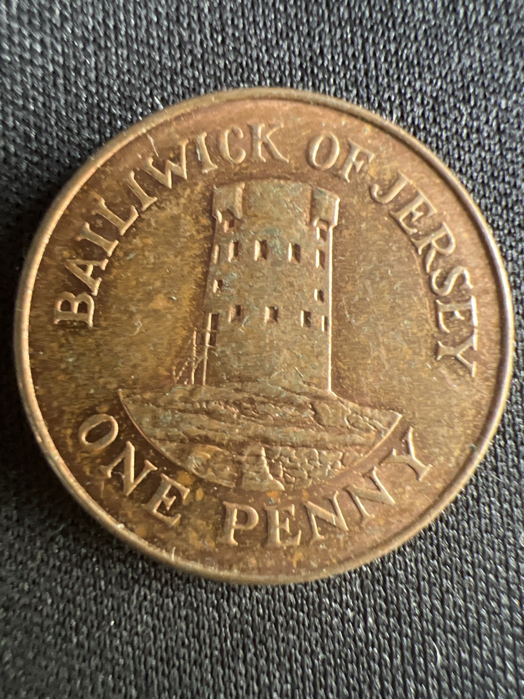 泡泡堂微拍第一 二 二幕硬币捡漏可累计专场👿👿，累计满二十元包邮，接受代拍业务 英属泽西岛一便士