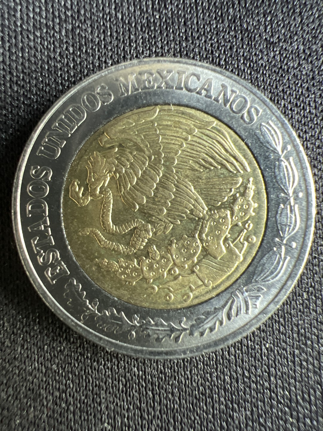 泡泡堂微拍第一 二 二幕硬币捡漏可累计专场👿👿，累计满二十元包邮，接受代拍业务 墨西哥一比索