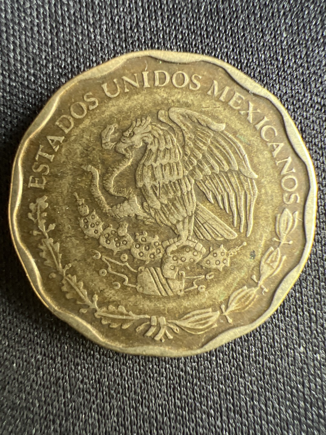 泡泡堂微拍第一 二 二幕硬币捡漏可累计专场👿👿，累计满二十元包邮，接受代拍业务 墨西哥50C