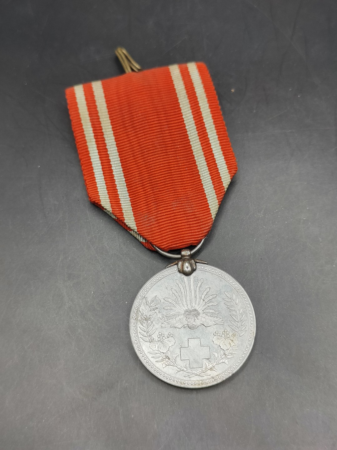 全场0元起拍 第46期 咸鱼国勋章拍卖专场 4月12日（周三）下午6：00开始 赤十字社员章