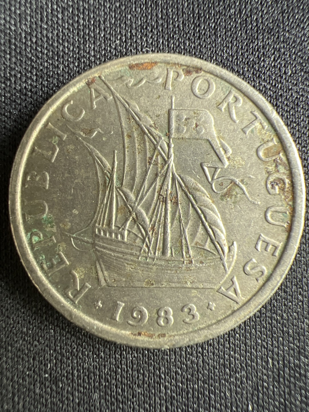 泡泡堂微拍第一 二 一幕硬币捡漏可累计专场👿👿，累计满二十元包邮，接受代拍业务 葡萄牙5埃斯库多