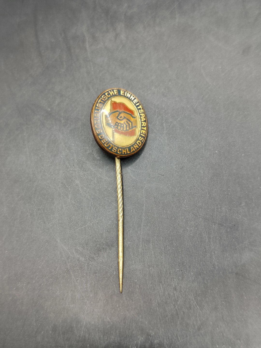 全场0元起拍 第46期 咸鱼国勋章拍卖专场 4月12日（周三）下午6：00开始 东德社会统一党党徽