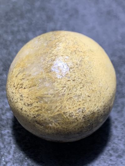 精美亚光发丝料战国红玛瑙俏色巧雕太极随形大单珠一颗 精美亚光发丝料战国红玛瑙俏色巧雕太极随形大单珠一颗