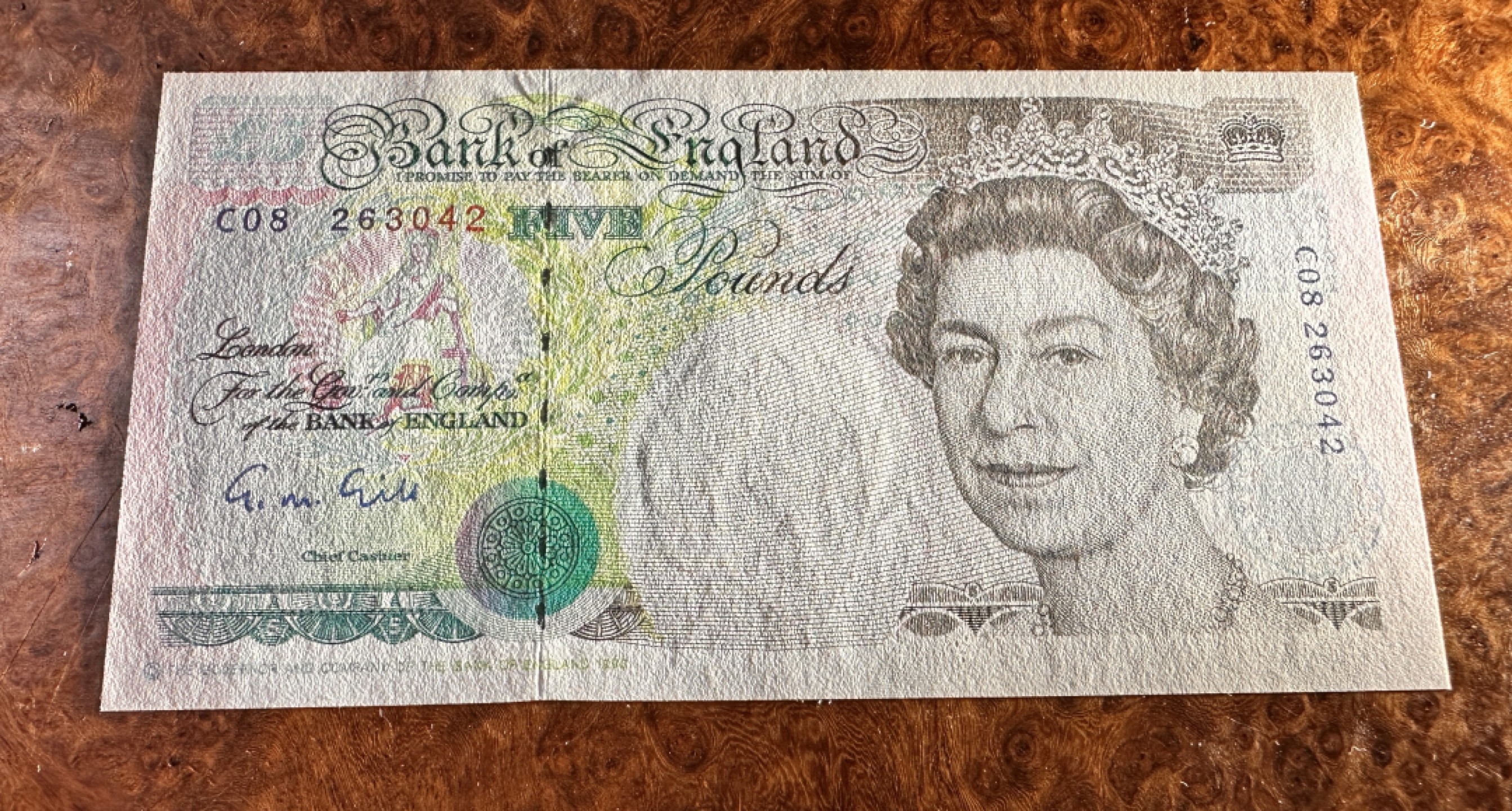 Chase Auction 第21期 - - 外钞、民国钞和人民币混合场！ 英国E序列5镑，皇冠版，unc，品相如图！