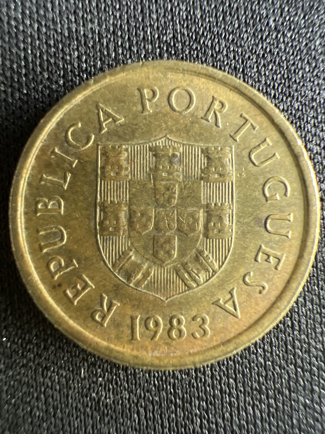 泡泡堂微拍第一 二 二幕硬币捡漏可累计专场👿👿，累计满二十元包邮，接受代拍业务 葡萄牙1埃斯库多