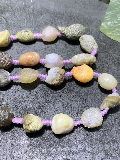 精美阿拉善青花筋脉石玛瑙项链一条， 精美阿拉善青花筋脉石玛瑙项链一条，