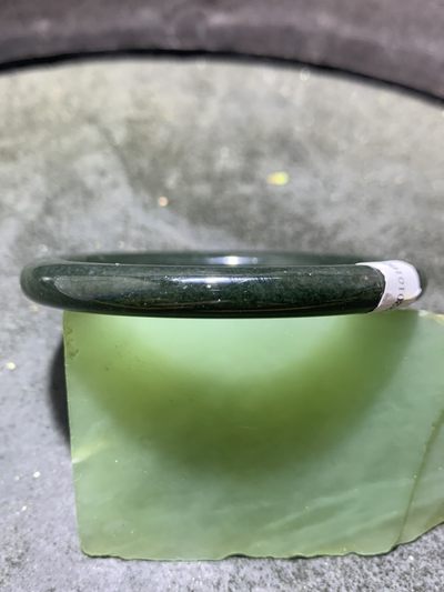 天然和田青玉手镯一只 天然和田青玉手镯一只