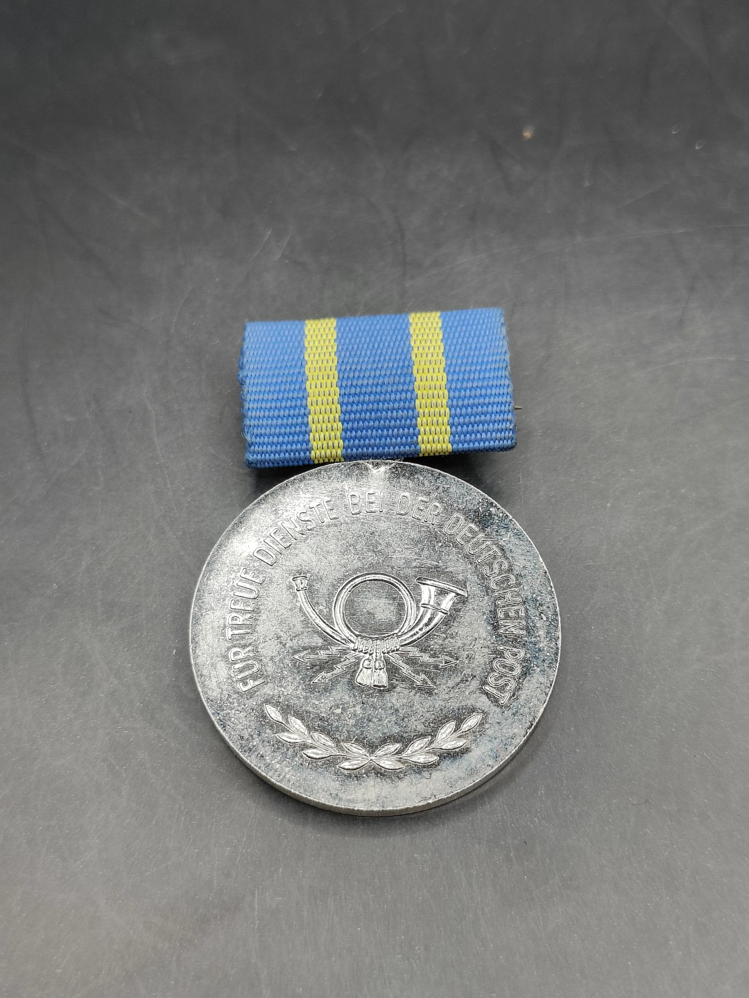 全场0元起拍 第46期 咸鱼国勋章拍卖专场 4月12日（周三）下午6：00开始 东德建筑工业优秀服务奖章 银级