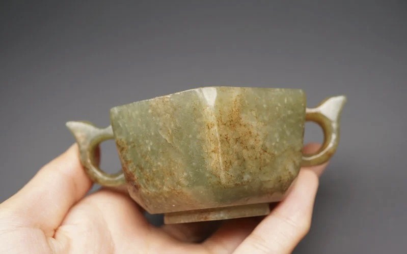 ｜冷门出品｜精选专拍·第叁拾壹场· 和田玉 双耳大玉杯｜尺寸 9.6*6.3*3.8厘米