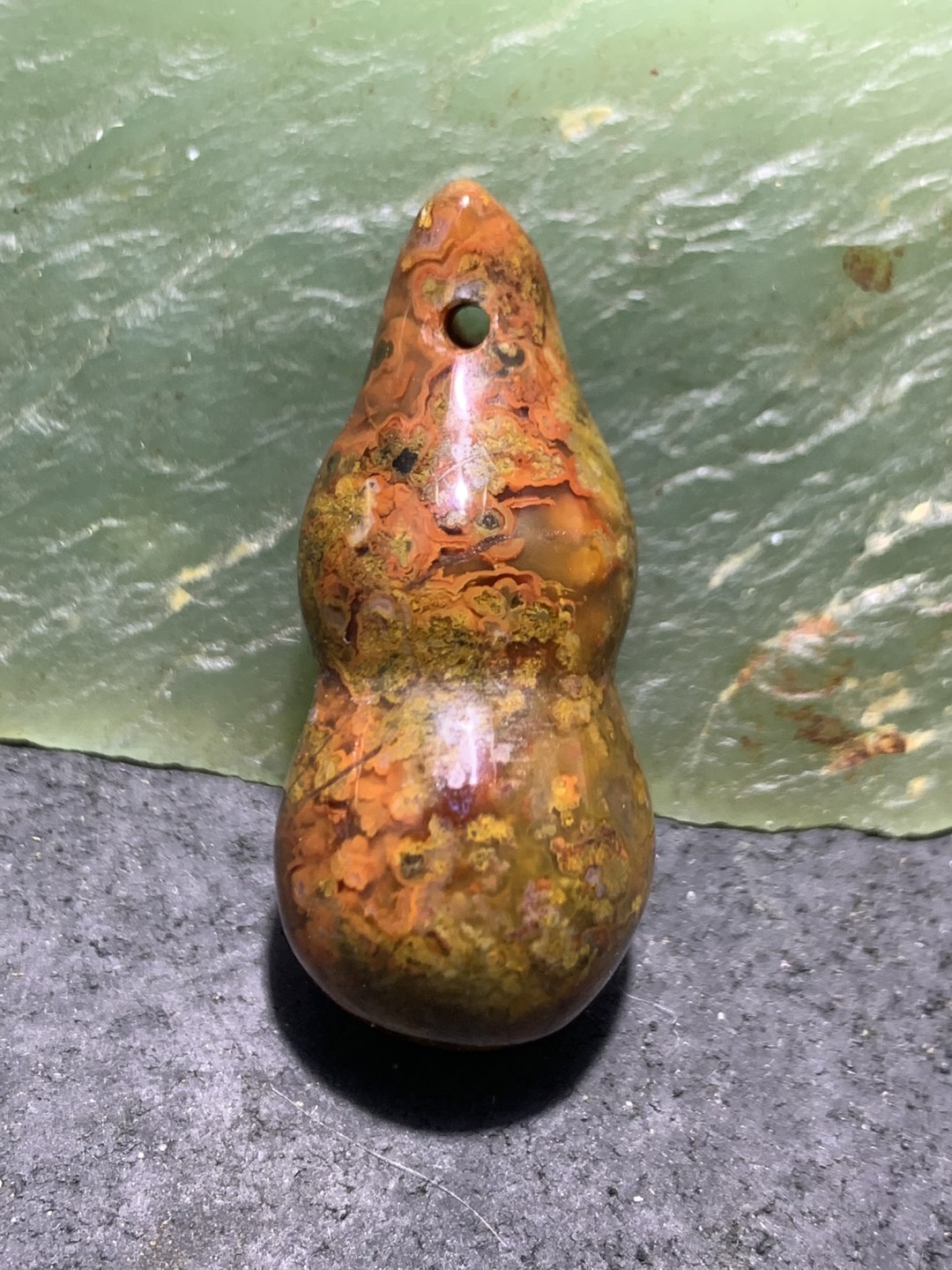 精美草花纹战国红玛瑙葫芦吊坠一个，