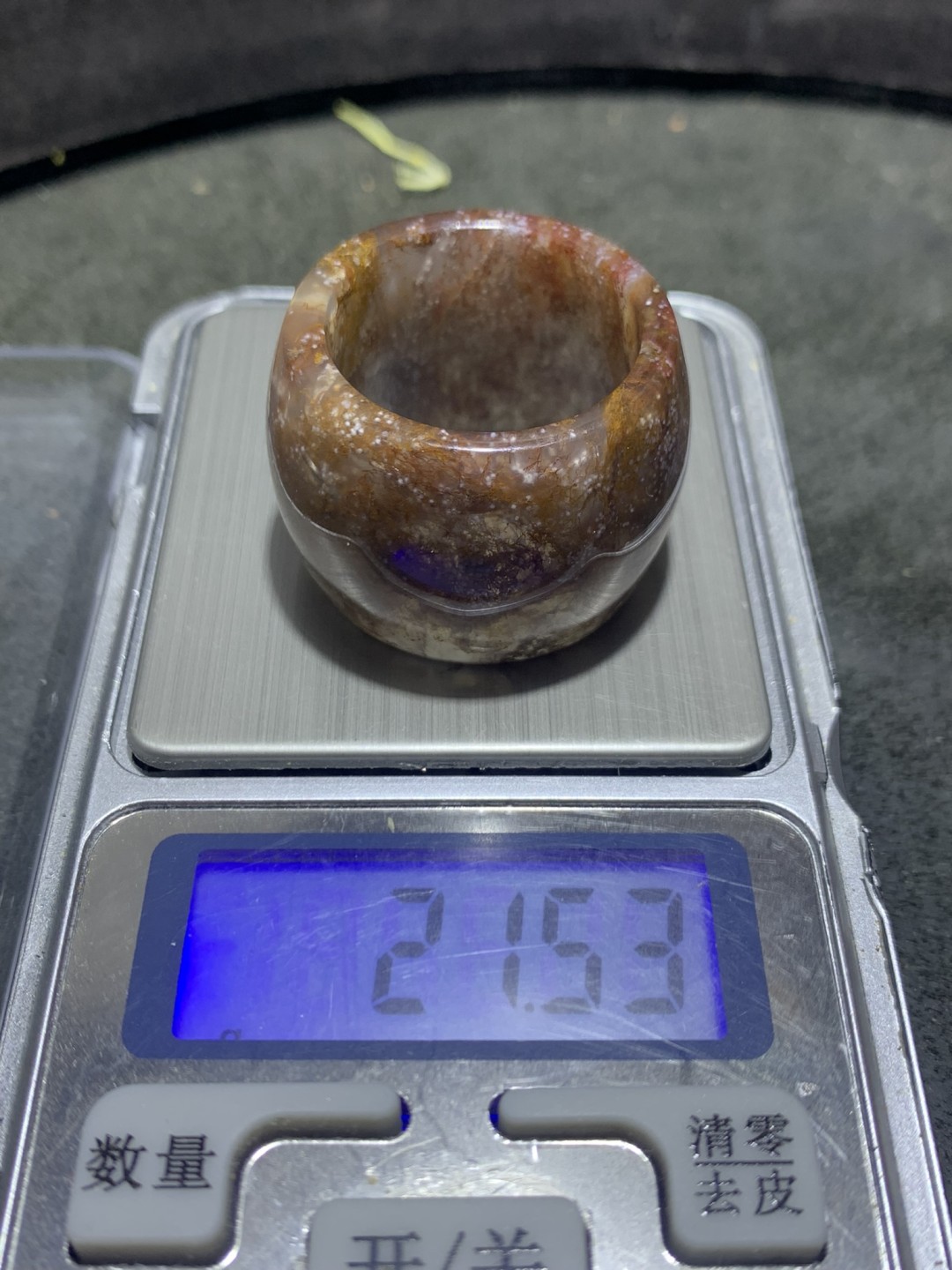 天然高润度罕见水草玛瑙扳指一个，