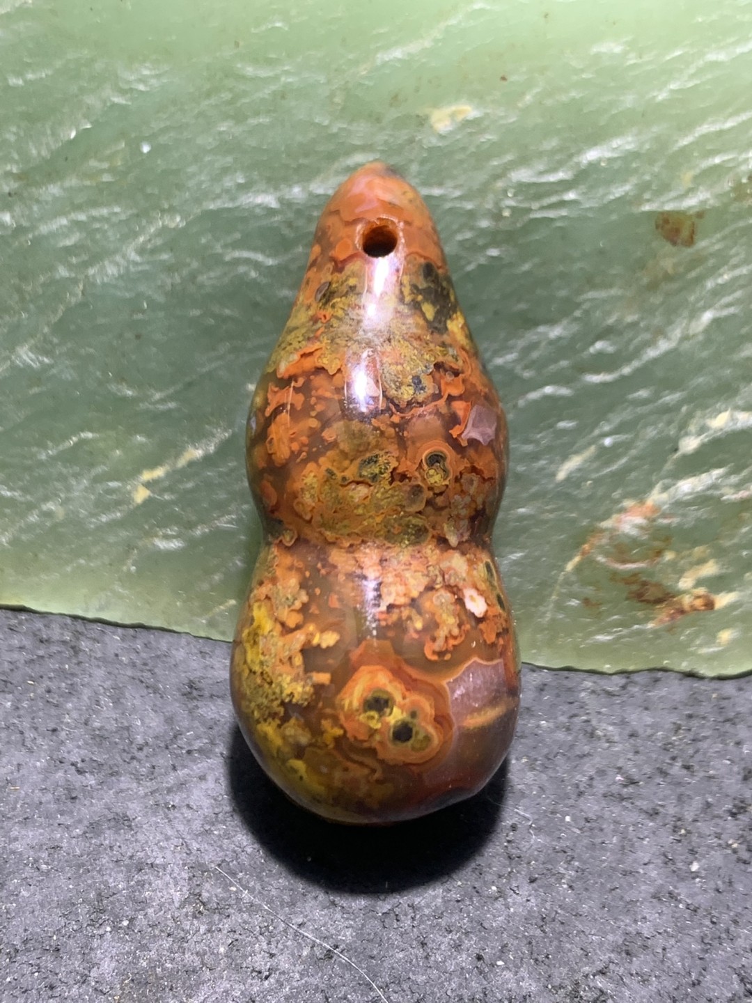 精美草花纹战国红玛瑙葫芦吊坠一个，