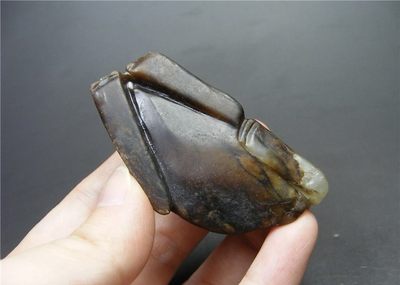 玉石翡翠玛瑙｜拍卖专场 地方玉带沁立体圆雕三足金蟾大摆件