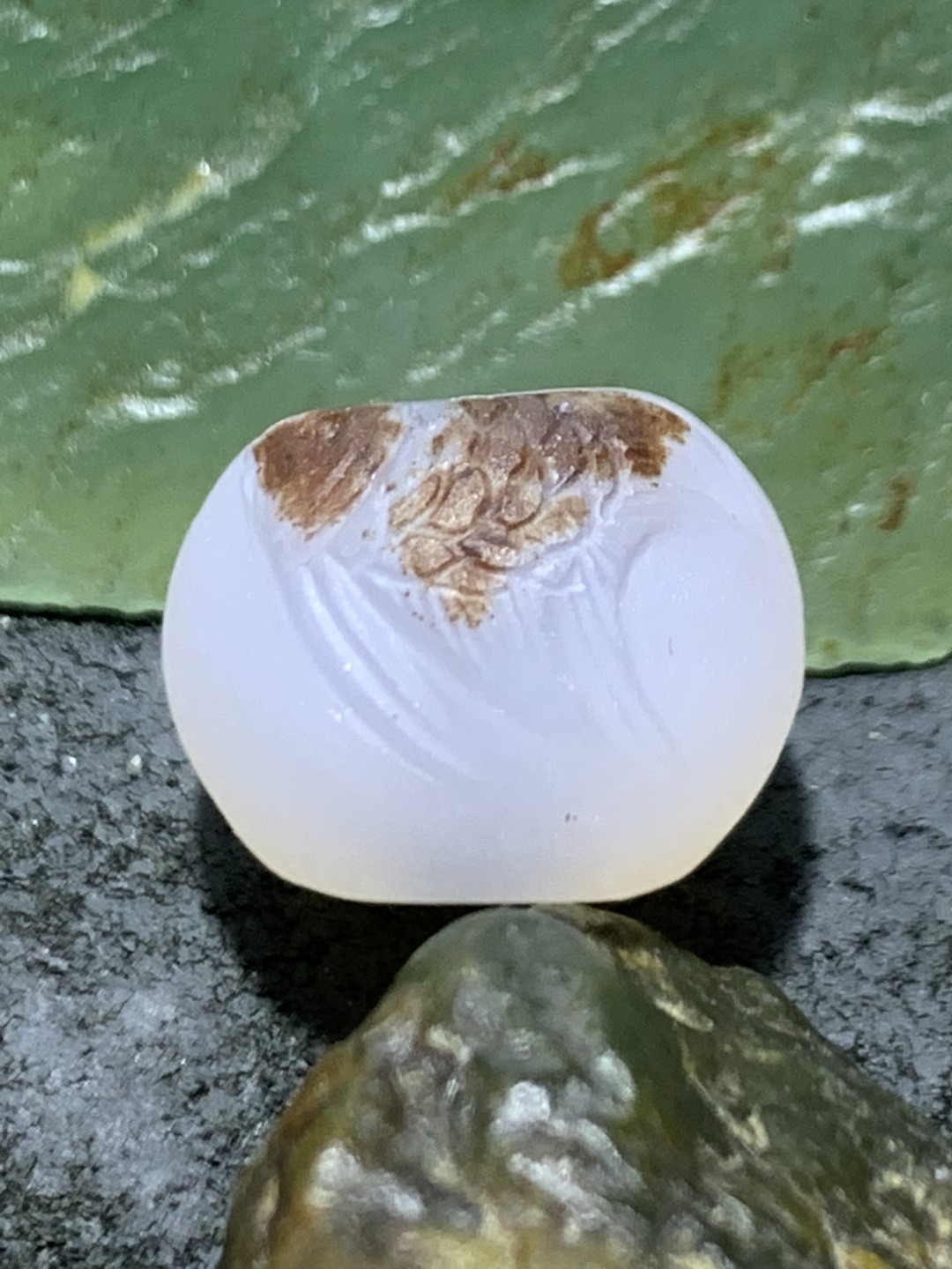 精美亚光高玉化海洋玉髓手工俏色巧雕富贵有鱼墩子一个！