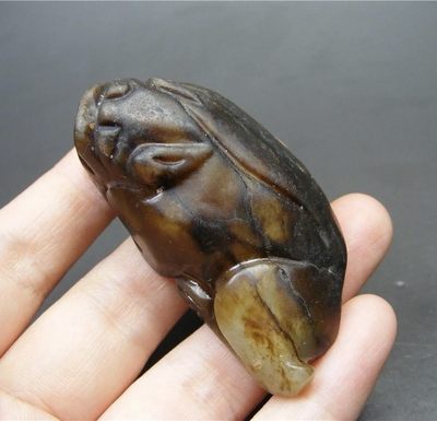 玉石翡翠玛瑙｜拍卖专场 地方玉带沁立体圆雕三足金蟾大摆件