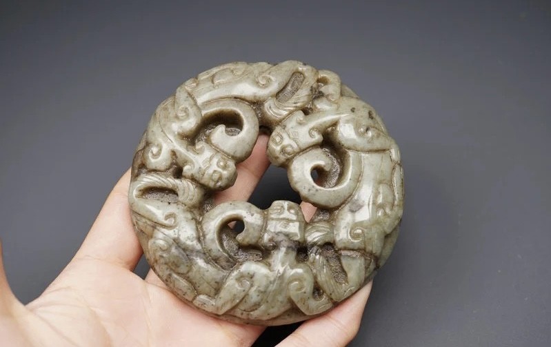 ｜冷门出品｜精选专拍·第叁拾壹场· 明清工 和田玉 浮雕螭龙 玉璧大把件