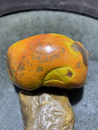 精美战国红玛瑙冰飘料雕刻随形竹挂件一个， 精美战国红玛瑙冰飘料雕刻随形竹挂件一个，