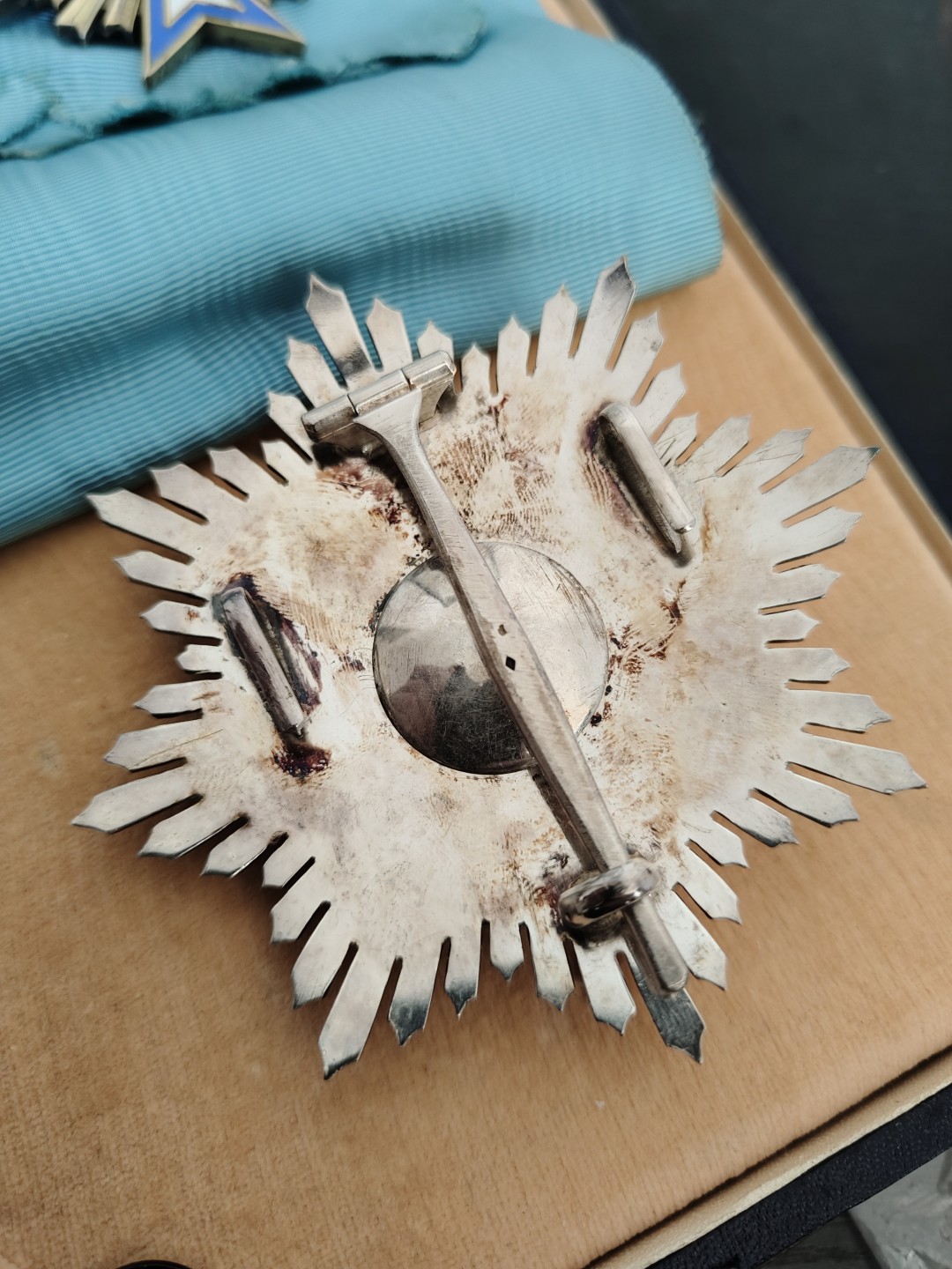 全场0元起拍 第46期 咸鱼国勋章拍卖专场 4月12日（周三）下午6：00开始 大十字级法属达荷美 贝宁黑星勋章 大绶 银质珐琅 亚瑟贝特朗制