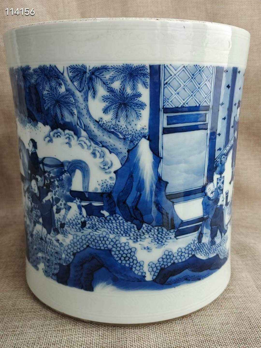 清中期 青花翠毛蓝人物纹笔海 全品