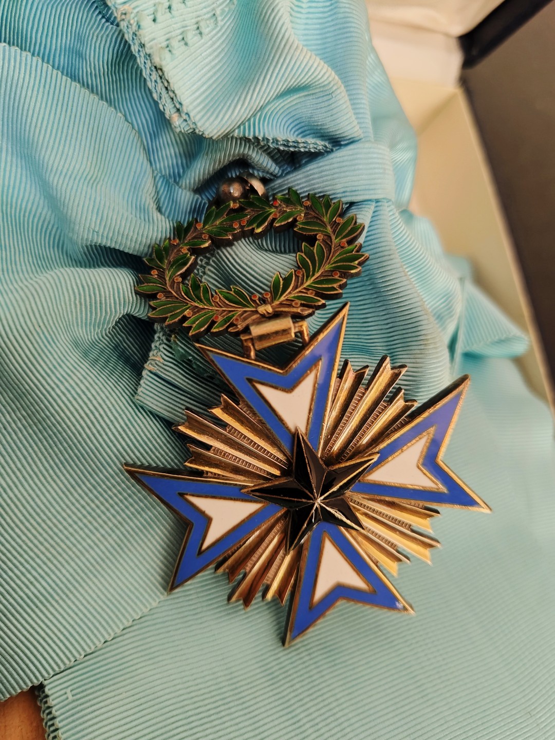 全场0元起拍 第46期 咸鱼国勋章拍卖专场 4月12日（周三）下午6：00开始 大十字级法属达荷美 贝宁黑星勋章 大绶 银质珐琅 亚瑟贝特朗制