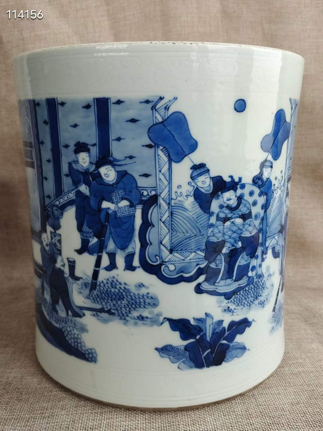 清中期 青花翠毛蓝人物纹笔海 全品