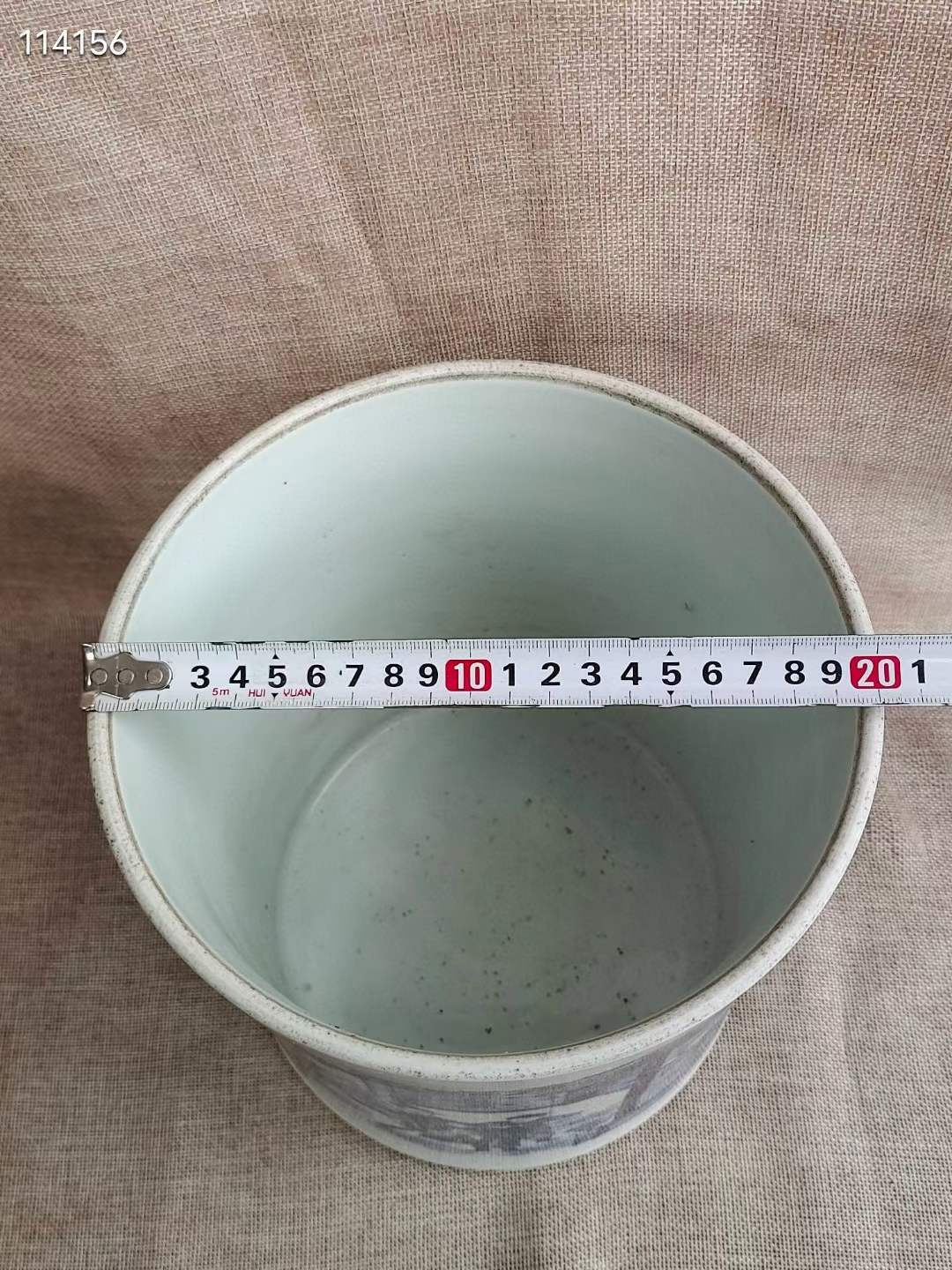 清中期 青花翠毛蓝人物纹笔海 全品