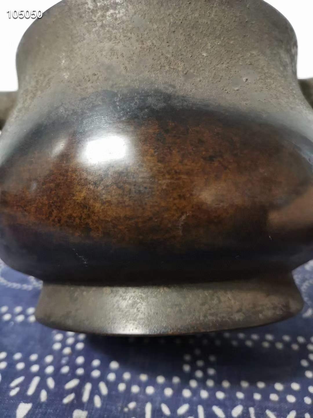 清 乾隆年制 紫铜龙耳供炉 “大清乾隆”手工錾刻款，铜炉线条圆润流畅，造型典雅端庄，造型仿宣德，炉造型，样式古朴典雅，如此器雅物，为官宦人家书房之陈设。