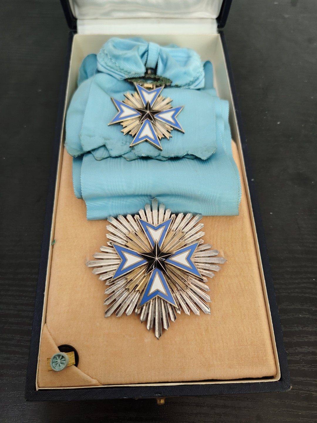 全场0元起拍 第46期 咸鱼国勋章拍卖专场 4月12日（周三）下午6：00开始 大十字级法属达荷美 贝宁黑星勋章 大绶 银质珐琅 亚瑟贝特朗制