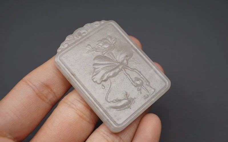 ｜冷门出品｜精选专拍·第叁拾贰场· 和田玉 鱼戏莲玉牌挂件