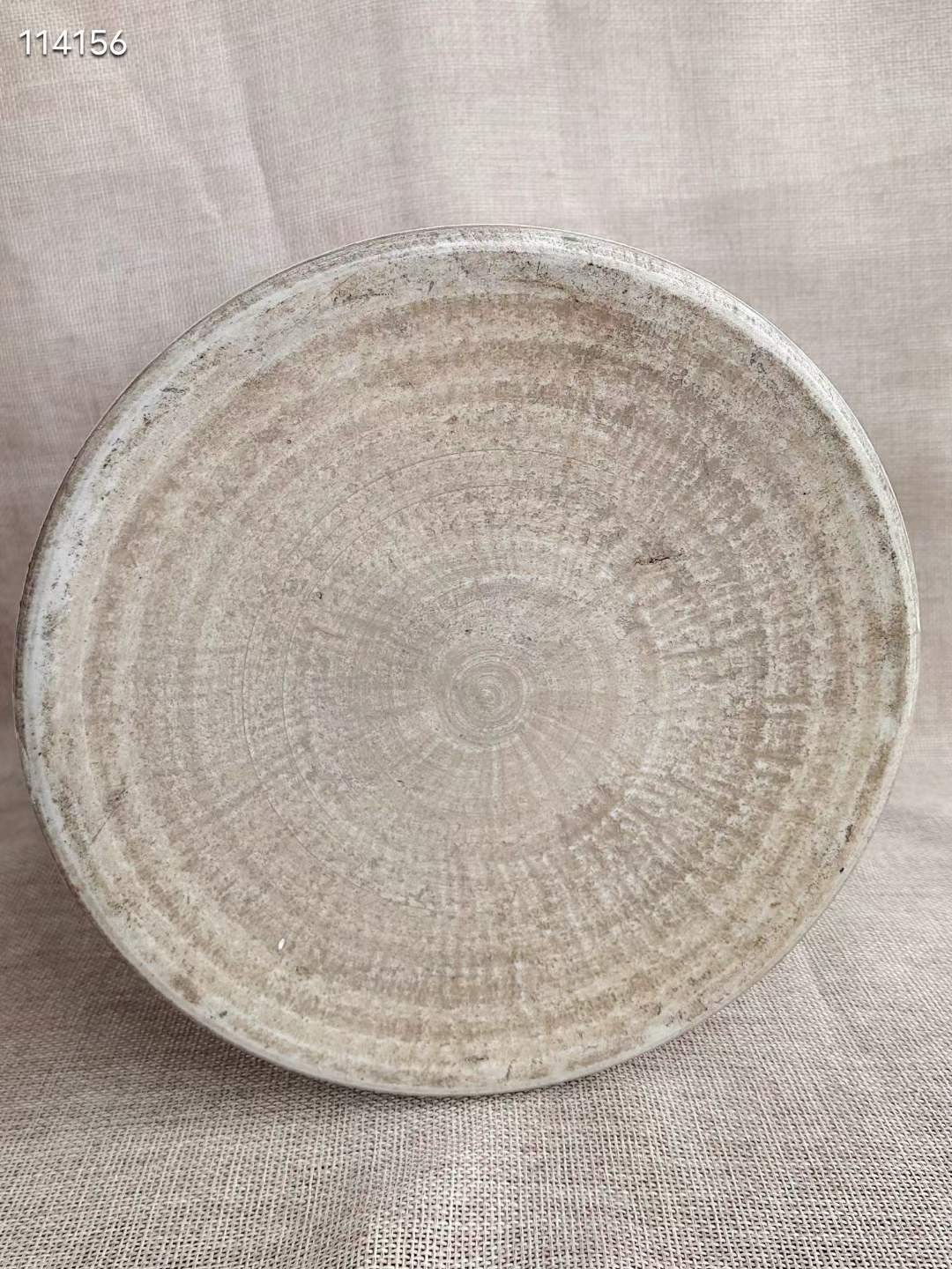 清中期 青花翠毛蓝人物纹笔海 全品