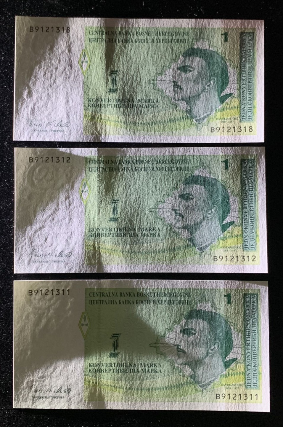 紫瑗钱币——第263期拍卖—纸币团购场 塞尔维亚专场 全场包邮 波黑 1998年 穆族 1马克 UNC  单张（B9121311）