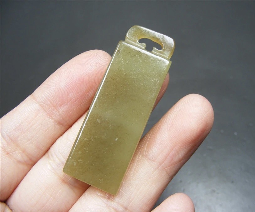 ｜冷门出品｜精选专拍·第叁拾叁场· 和田青白玉厚实长方形坠