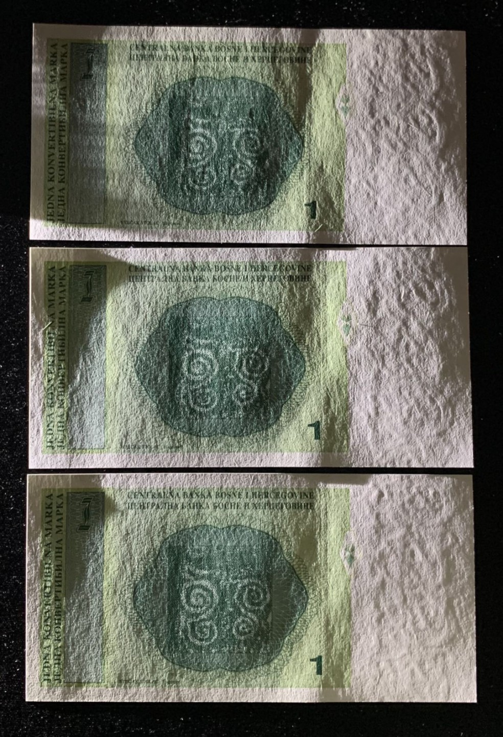 紫瑗钱币——第263期拍卖—纸币团购场 塞尔维亚专场 全场包邮 波黑 1998年 穆族 1马克 UNC  单张（B9121311）