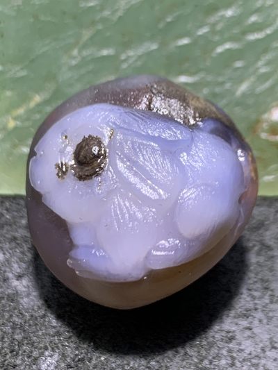 精美原皮战国红玛瑙手工俏色巧雕小白兔吊坠一个，寓意，兔然暴富 - 精美原皮战国红玛瑙手工俏色巧雕小白兔吊坠一个，寓意，兔然暴富