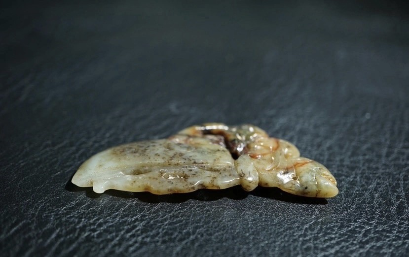 ｜冷门出品｜精选专拍·第叁拾叁场· 明清工老和田玉府上有龙把件