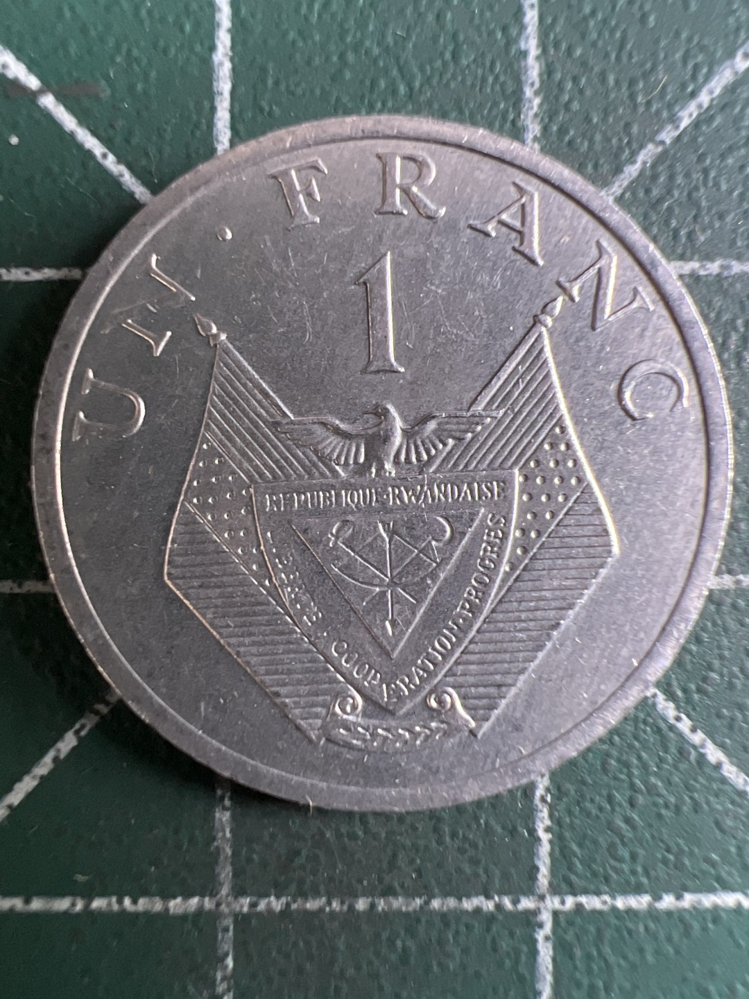 泡泡堂微拍第一 二 四幕硬币捡漏可累计专场👿👿，累计满二十元包邮，接受代拍业务 卢旺达1法郎