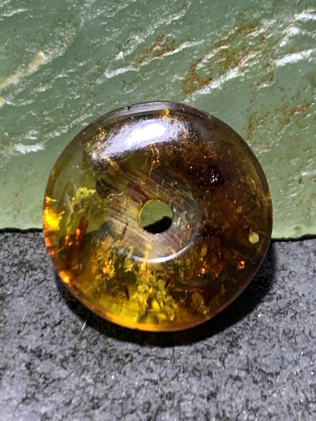 精美乌克兰花珀通货平安扣一个