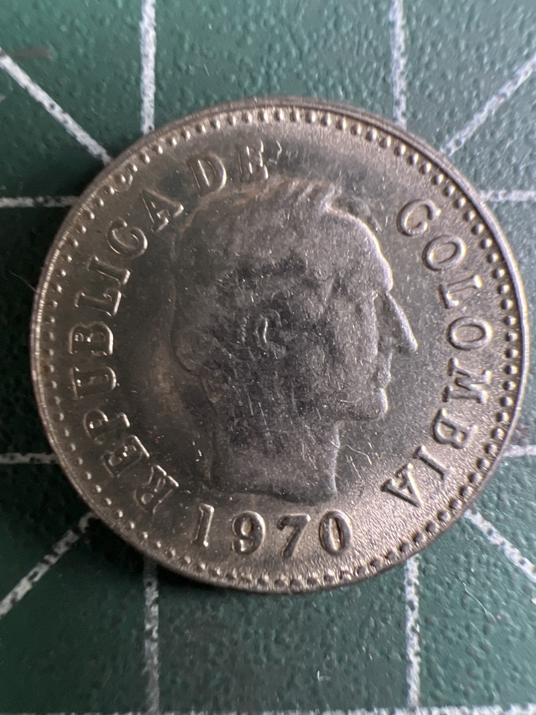 泡泡堂微拍第一 二 四幕硬币捡漏可累计专场👿👿，累计满二十元包邮，接受代拍业务 哥伦比亚十分