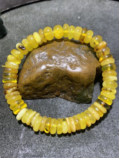 精美天然俄料蜜蜡隔片手串1条！ 精美天然俄料蜜蜡隔片手串1条！