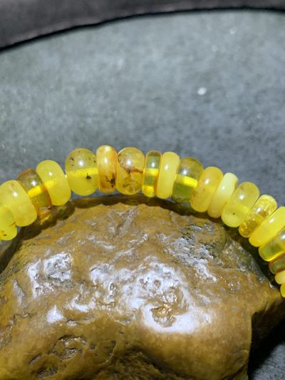 精美天然俄料蜜蜡隔片手串1条！ 精美天然俄料蜜蜡隔片手串1条！