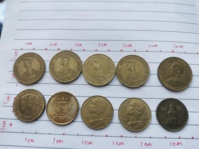 综合藏品场.喜欢出价就得！无套路无托.诚信惠友交友！自动快拍. 硬币10枚原生态无任何人为处理.编号230017实图拍摄.