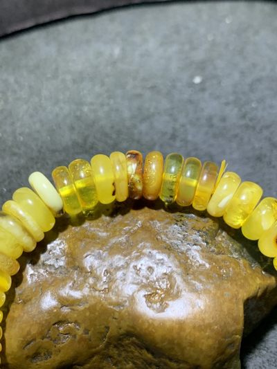 精美天然俄料蜜蜡隔片手串1条！ 精美天然俄料蜜蜡隔片手串1条！