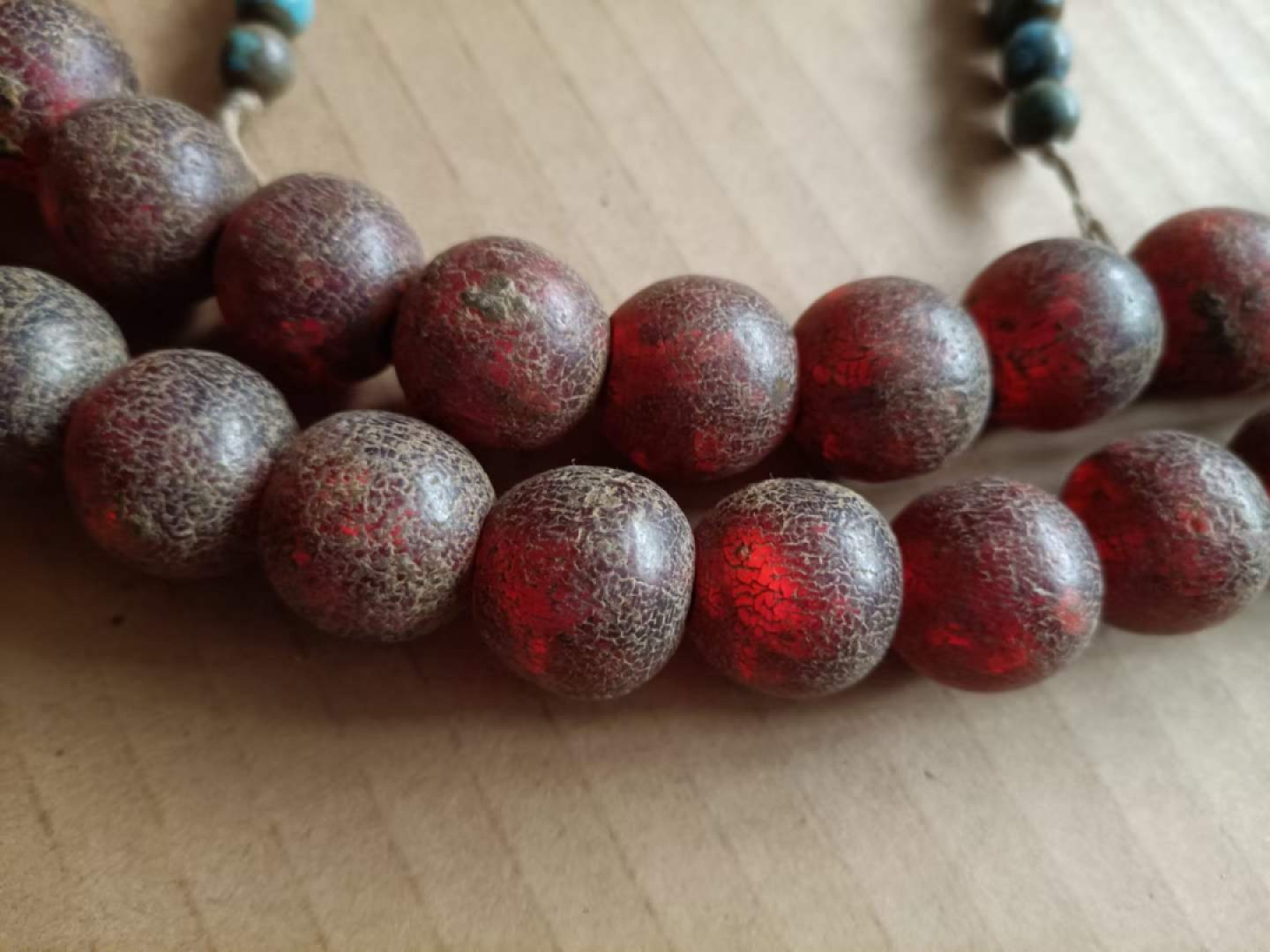 清代血珀朝珠保存完整开片自然包将浓厚喜欢的联系收藏佳品