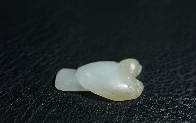 ｜冷门出品｜精选专拍·第叁拾叁场· 明清工老和田玉通天孔玉鸟挂件