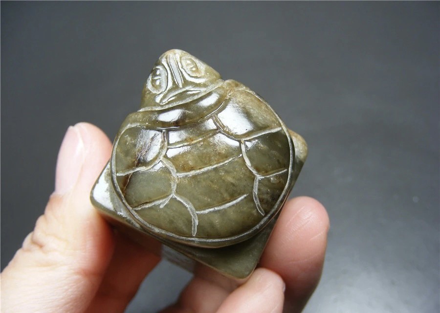 ｜冷门出品｜精选专拍·第叁拾叁场· 和田玉带沁圆雕龙龟无字印章摆件