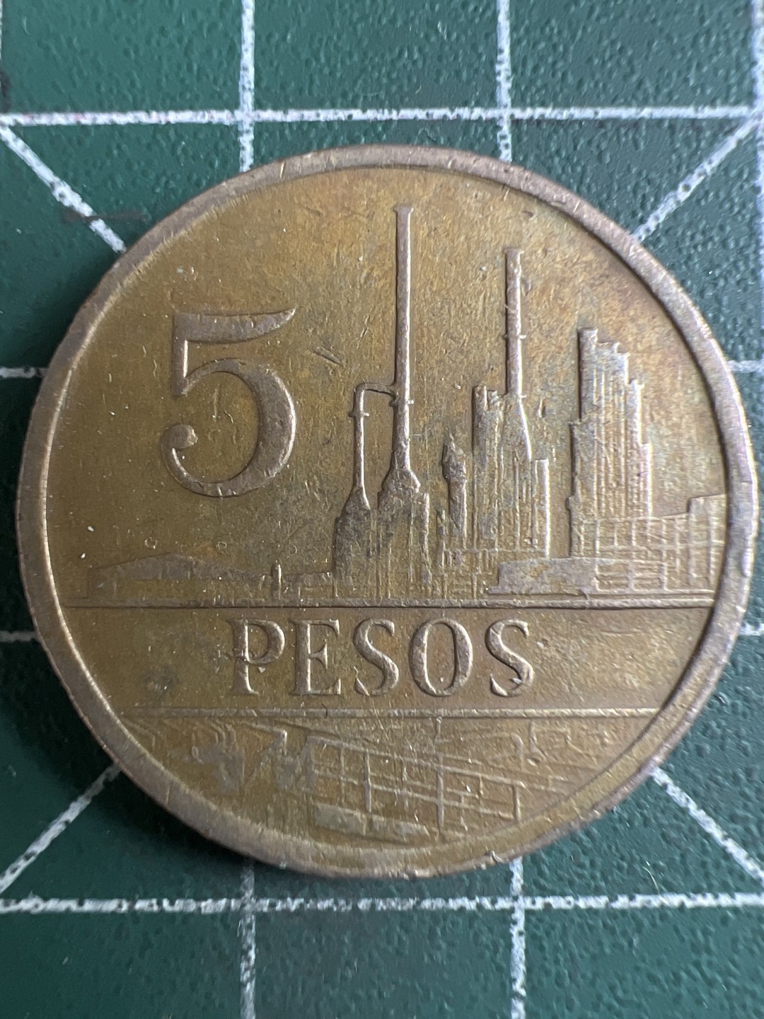 泡泡堂微拍第一 二 四幕硬币捡漏可累计专场👿👿，累计满二十元包邮，接受代拍业务 哥伦比亚5比索