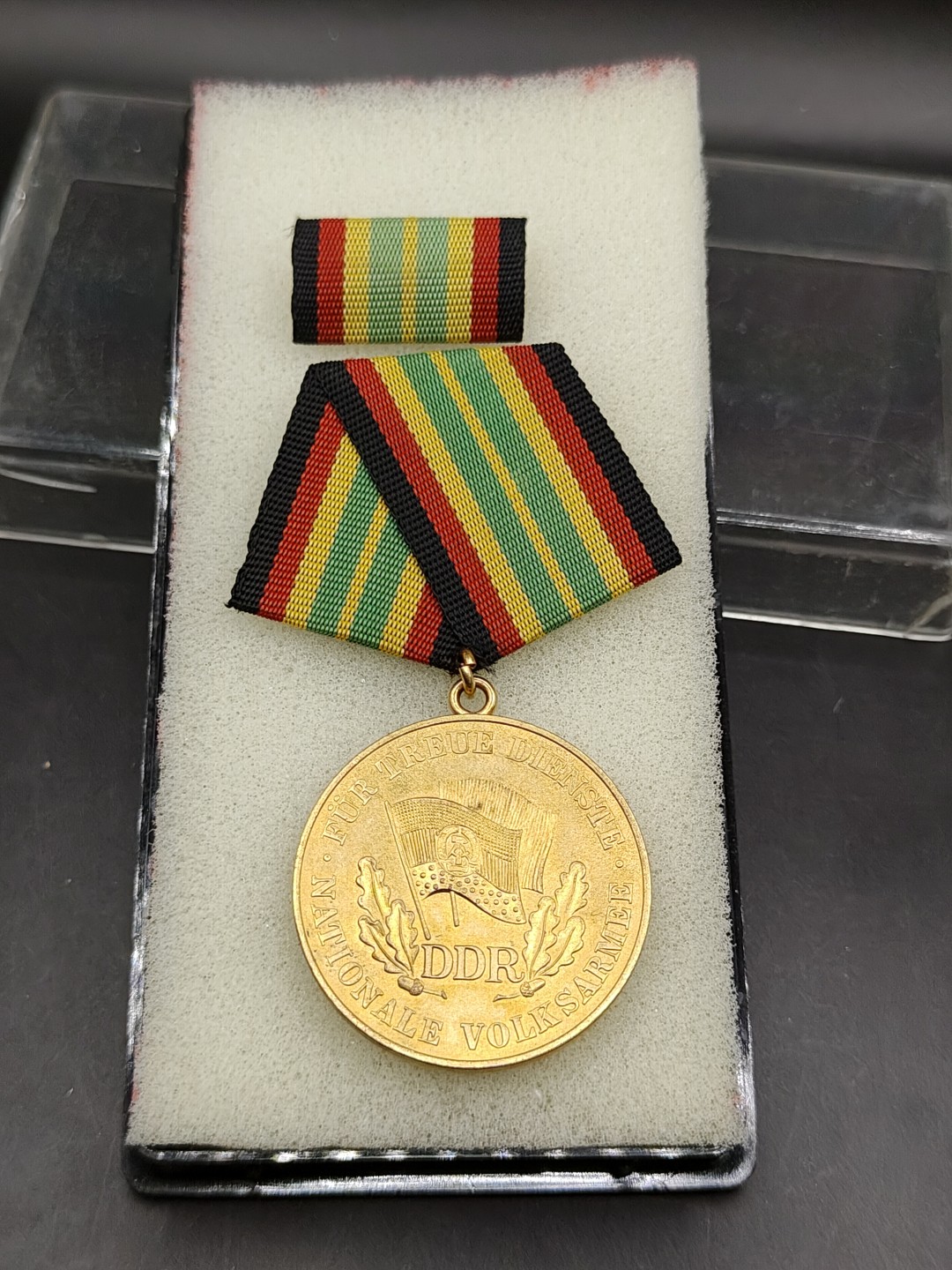 全场0元起拍 第47期 咸鱼国勋章拍卖专场 4月16日（周日）下午6：00开始 东德人民军15年服役章