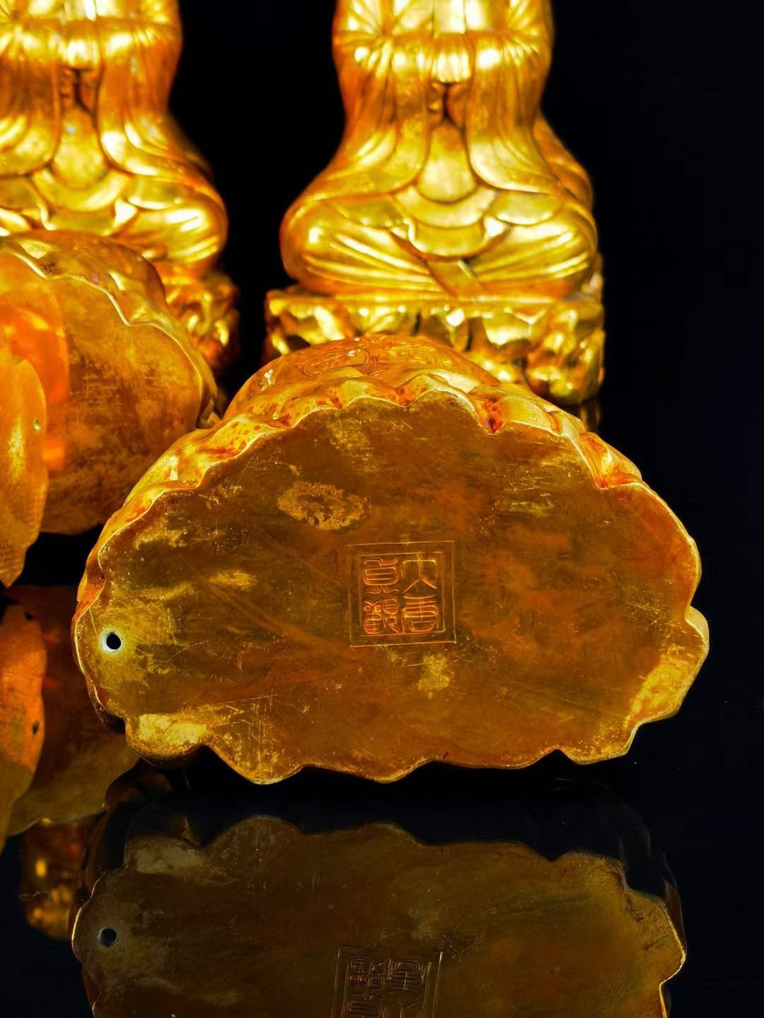 唐·贞观铜鎏金『十二生肖』摆件，通体鎏纯金，錾刻精美图案，满工。保存完好。高24宽12.5公分，单个重4.12斤。